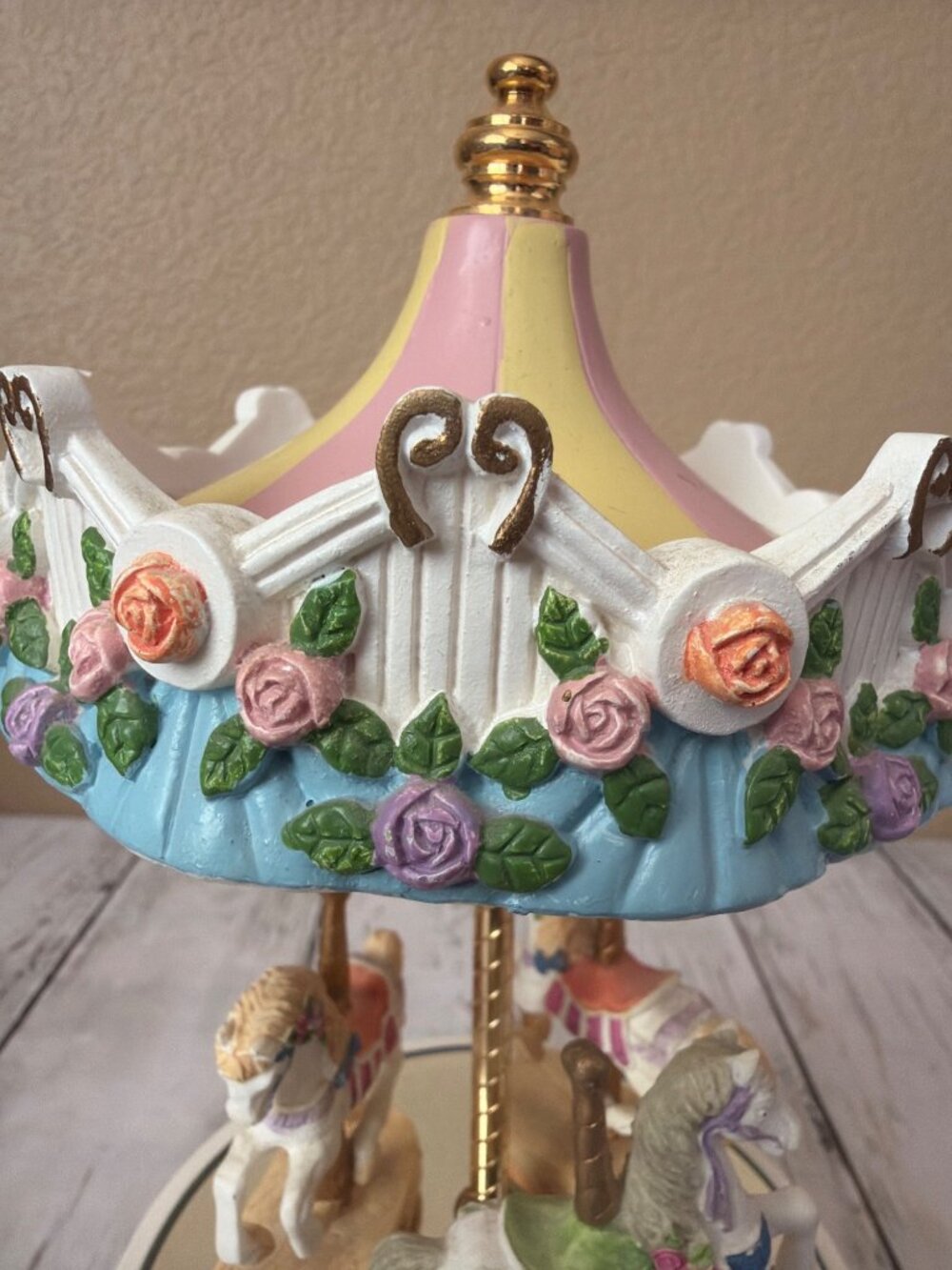 Vintage Wind-Up Music Box Nursery Decor Plays Carousel Waltz - Picture 10 of 12